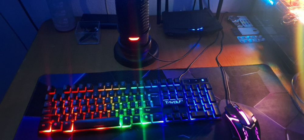 PC gaming performant (+setup microfon, tastatura etc.)