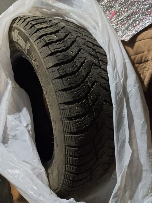 Продам шины автомобиля