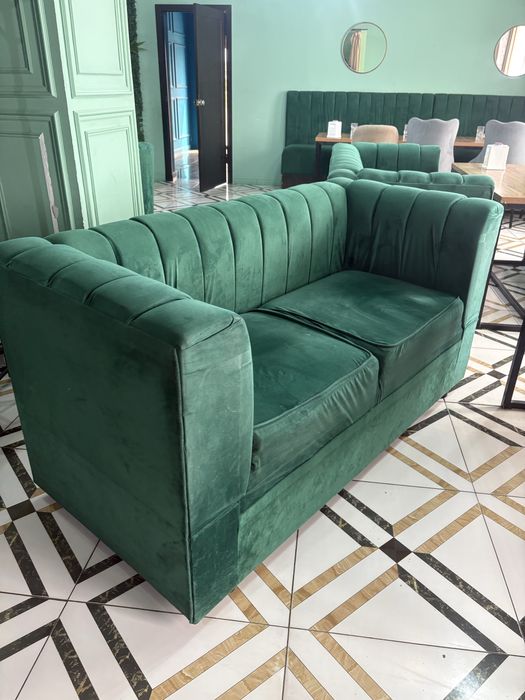 Диван , стол для ресторан кафе