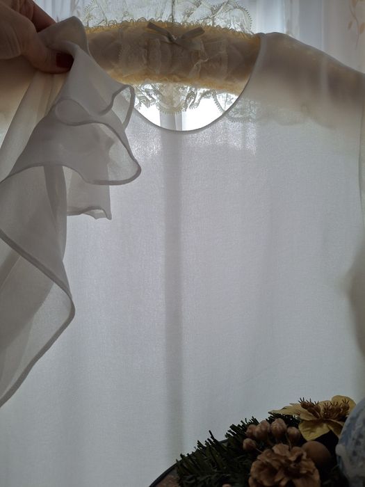 Bluză albă diafana