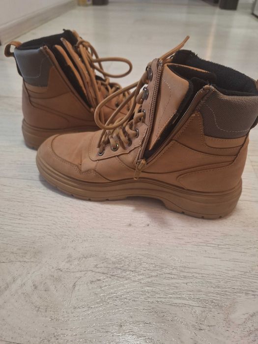 Ghete universale Zara pt copii, marimea 39.