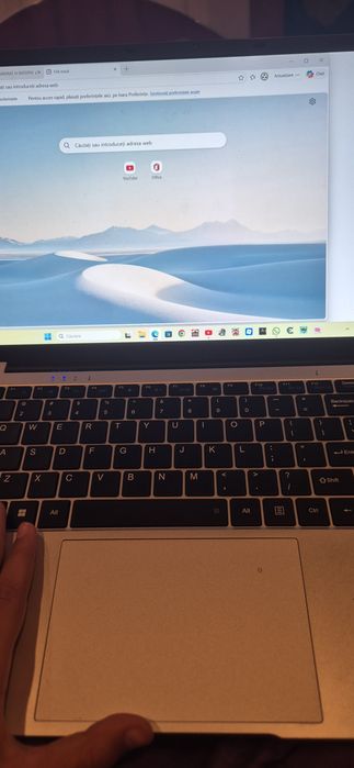 Laptop AMI. aproape nou. Vine cu tastatura de gaming si incarcator