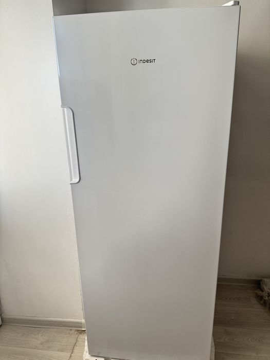 Морозильник Indesit
