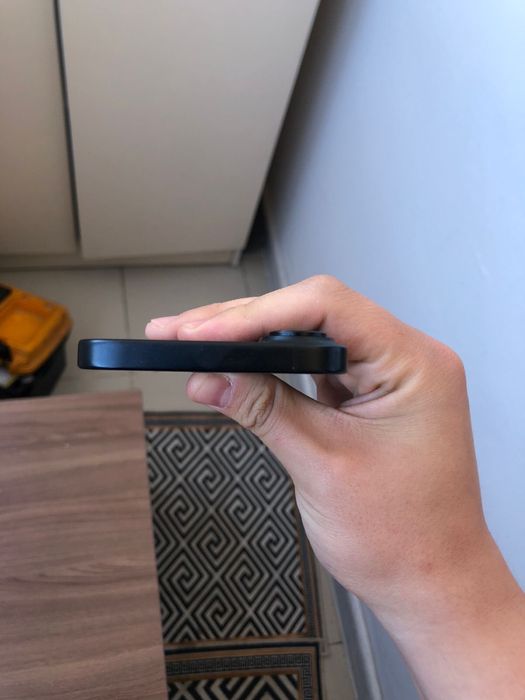Iphone 16 Черный