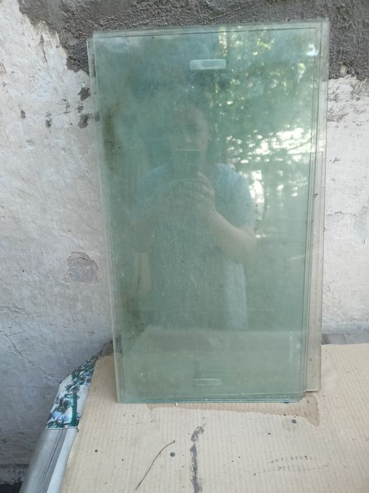 Раздвижные стёкла от книжных полок