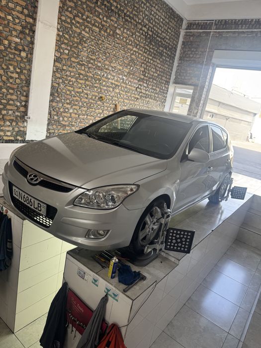 hyundai i30 2009- yil. avtomat karobka ideal xolatda