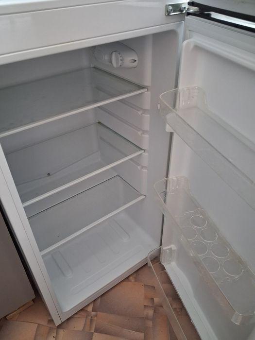 ПРОДАМ  ХОЛОДИЛьНИК Отличный состаянии