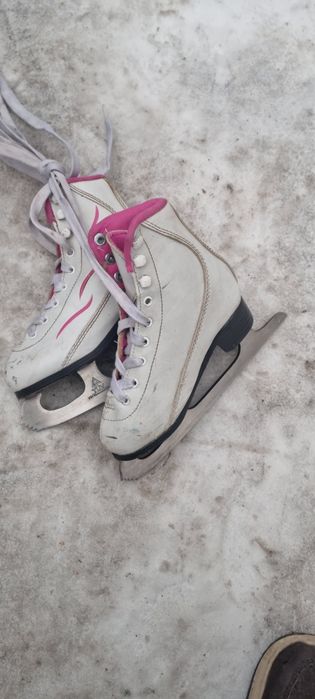 Продам коньки для девочки