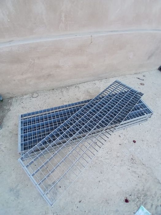 trepte zincate galvanizate