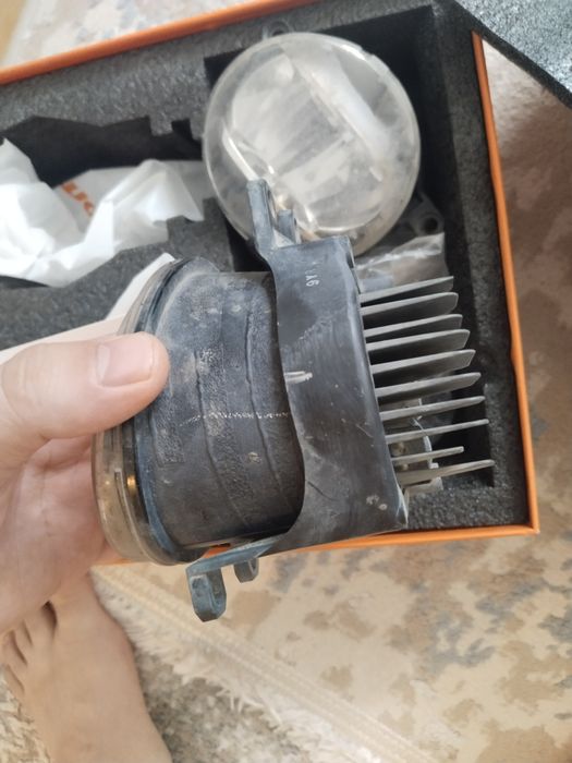 Продам противотуманки