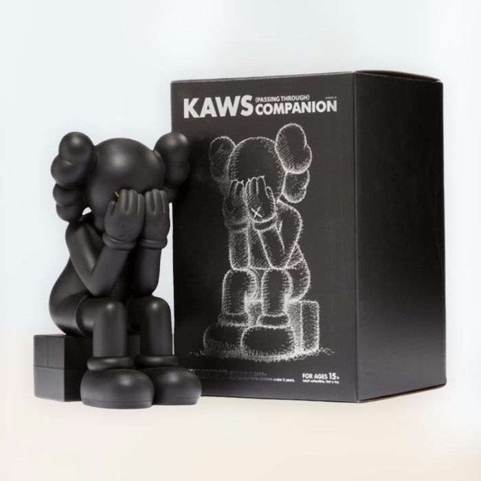 Фигурки KAWS в размер 28,37см