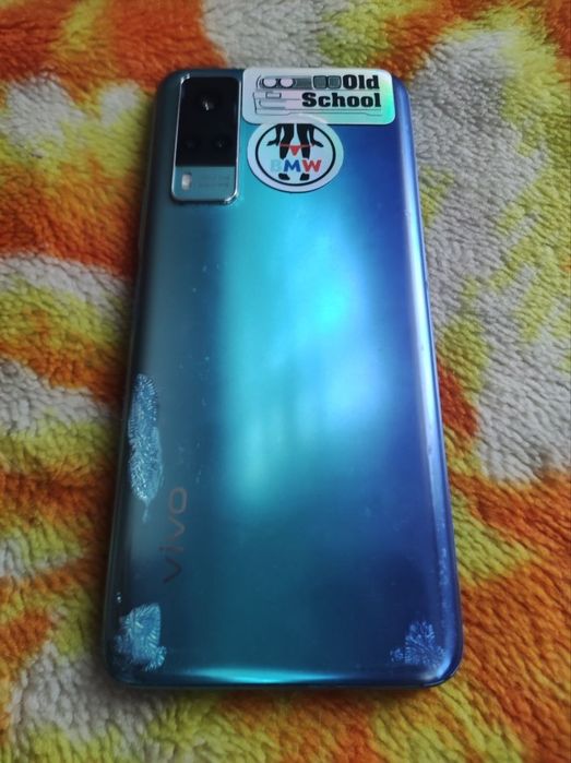 Продам телефон срочно