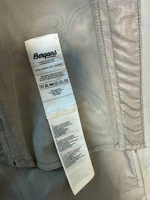 Bergans 1386 Super Lett Black''оригинално мъжко яке Л размер