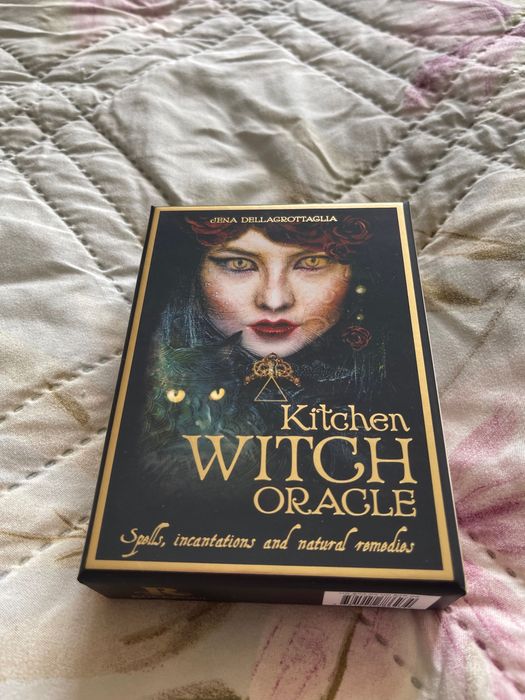оракулни карти „Kitchen Witch Oracle“ (Jena Dellagrottaglia)