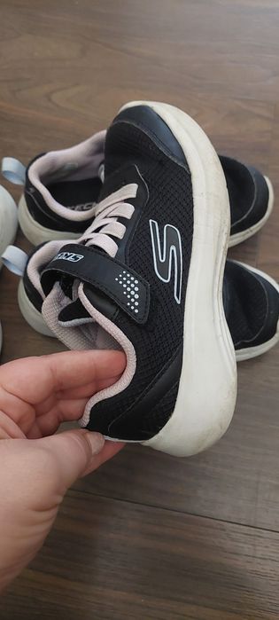 Маратонки за момичета skechers номер 29 и 30
