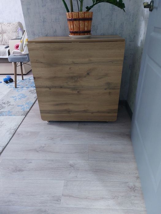 Книжный стол новый