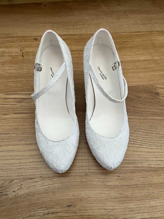 Дамски сватбени обувки