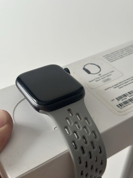 Apple Watch SE - 44 mm