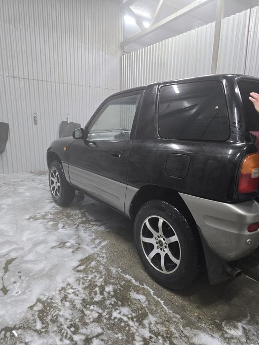 Продам тойота раф 4