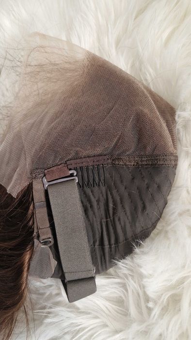 Естествена кафява перука 40 см, бразилски косъм, дантела 13x4