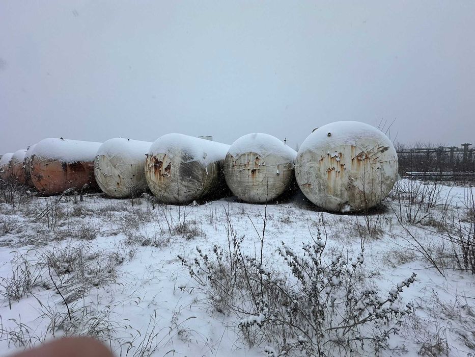 Vând Rezervoare metalice industriale
