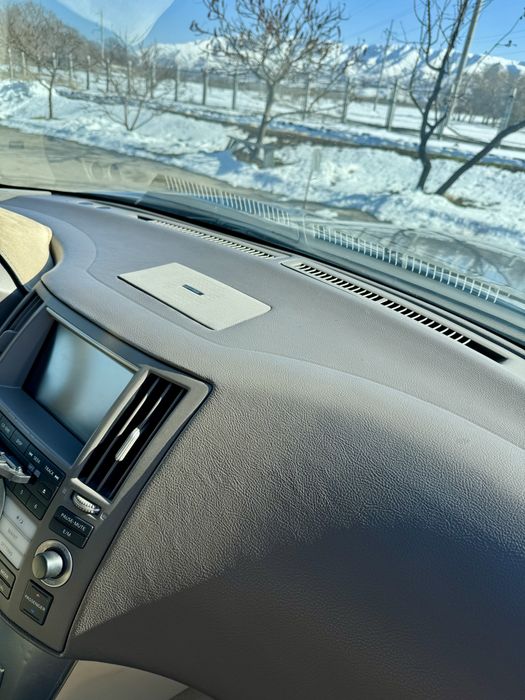Продам Infiniti FX35