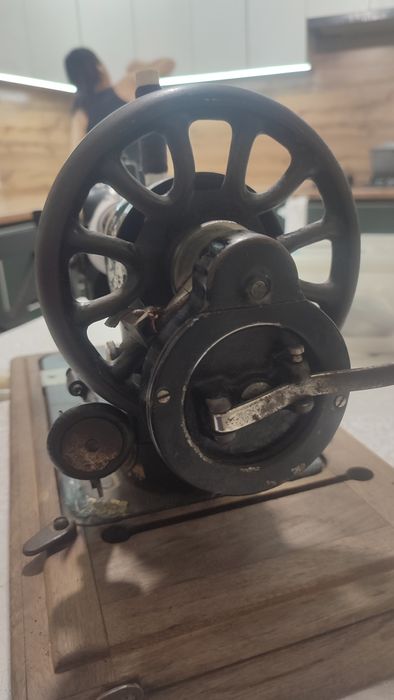 Швейная машина ручная