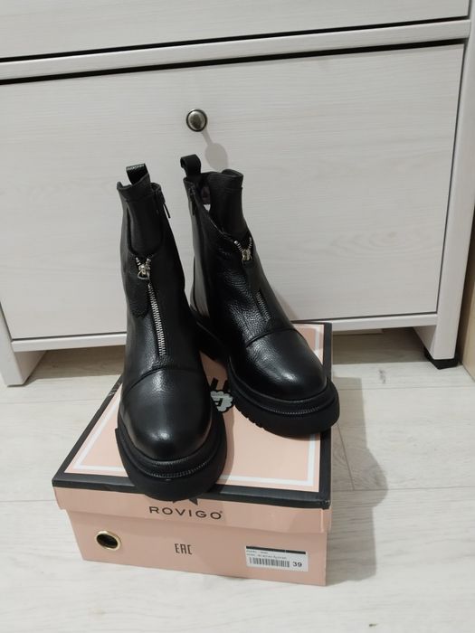 Продам срочно обувь