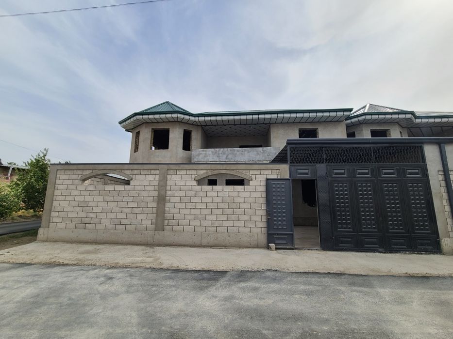 Бухоро 5 мкрн орка томонда 2 этажлик коробка участка сотилади