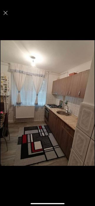 Vând apartament 3 camere