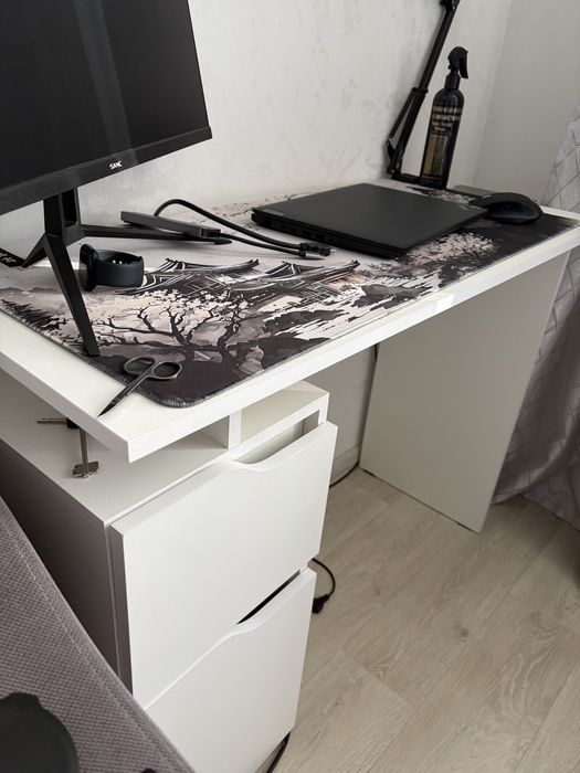 Продам письменный рабочий стол от Ikea