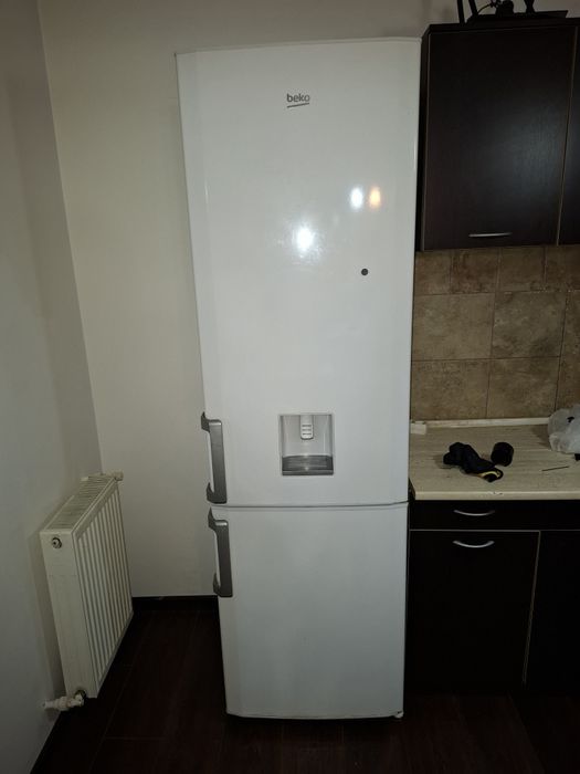 Vand frigider Beko