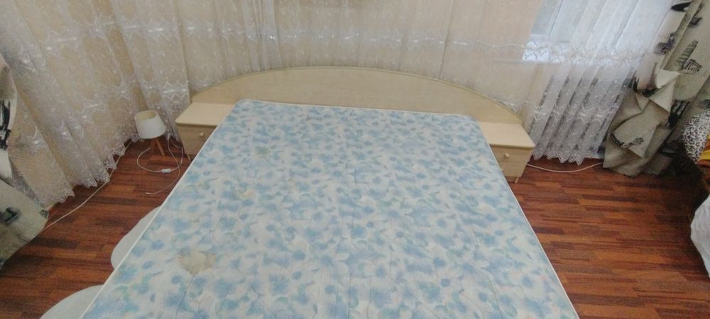 Продам двухспальную кровать