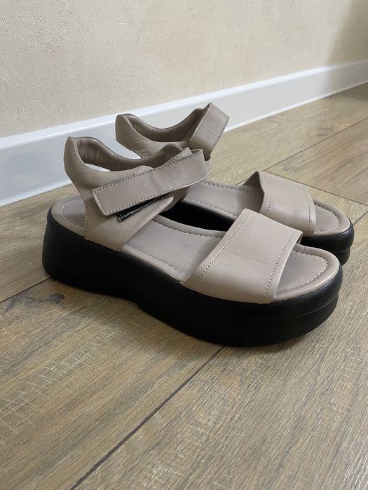 Кожаные сандали в отличном качестве