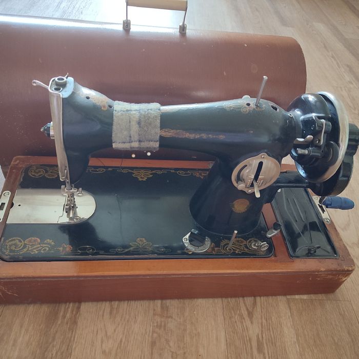 Машинка швейная рабочая