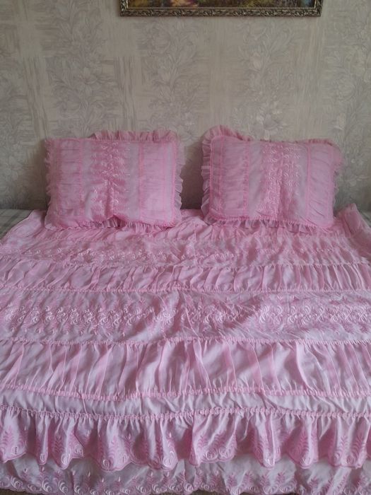 Продаю набор для спальни. .