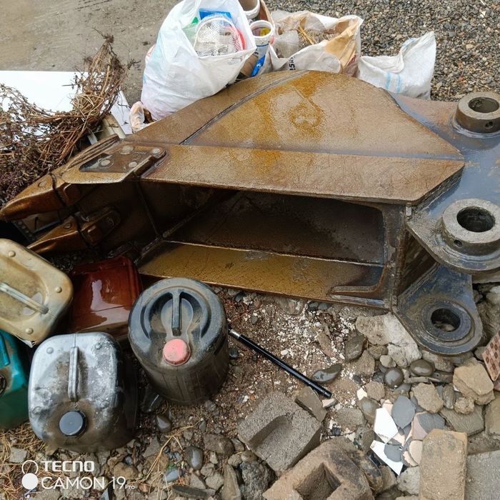 Kavush PalisibilanEkskvtor 2100