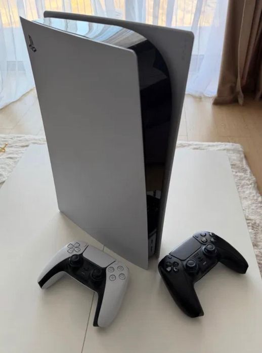 PlayStation 5 - Disk Edition + 2 controllere