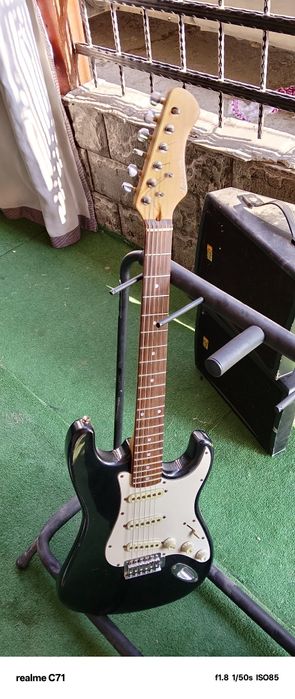 Китари,музика и д-р.