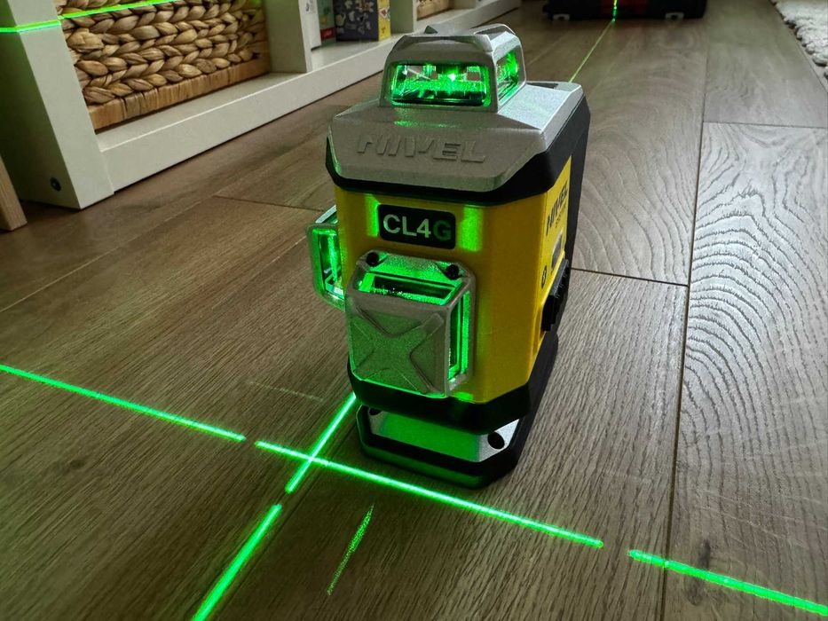 Лазерен Нивелир Nivel System CL4  Нов с Гаранция и тринога