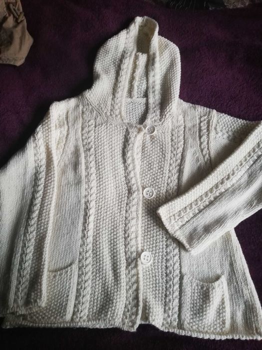 Cardigan din lana cu glugă , marime L,
