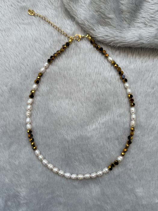 Колиета от естествени камъни,  сладководни  перли и стомана