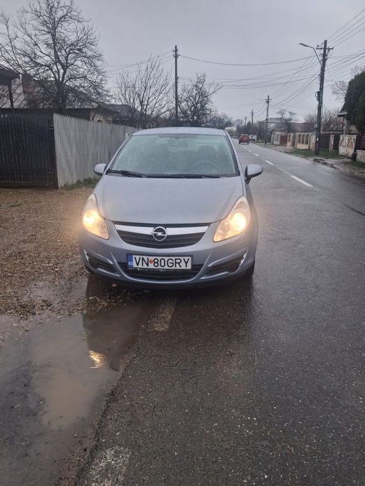 Vând Opel corsa D
