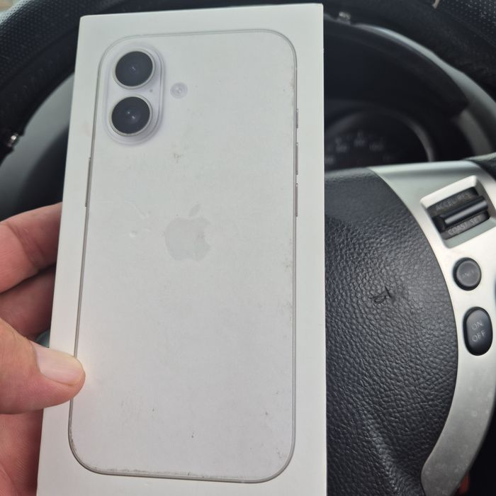 IPHONE 17 на 6 месеца закупен на 26.12.25 още е в гаранция