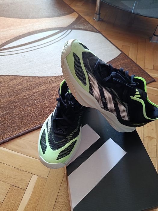 Маратонки adidas 44 номер