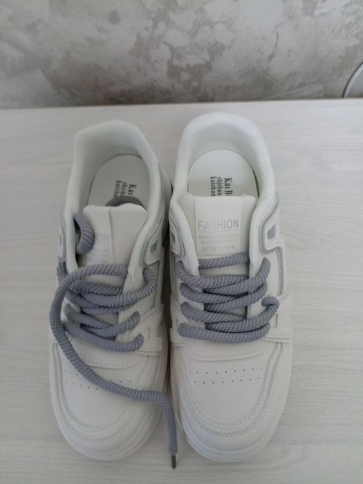 Срочно продам новый 38,36 размеры