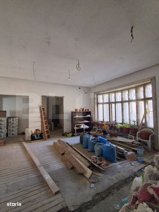 Spatiu comercial 200 mp + acces pod 200 mp, 3 balcoane, langa Piata Sf