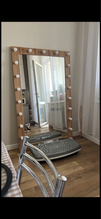 Стол для визажиста