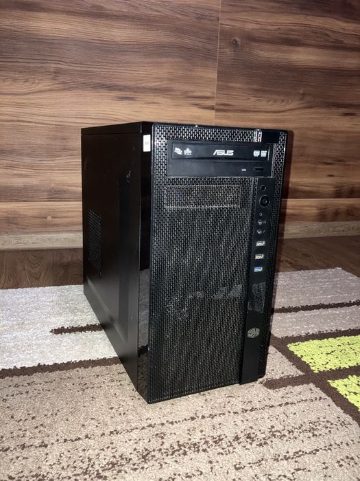 Vand carcasa cooler master +sursa n’joy 400w