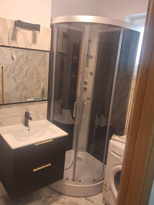 Închiriez apartament cu doua camere decomandat